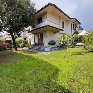Accogliente Bi-familiare Casa vacanze